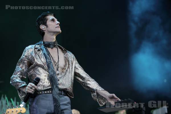 PERRY FARRELL'S KIND HEAVEN ORCHESTRA - 2019-07-20 - PARIS - Hippodrome de Longchamp - Alternative Stage - 